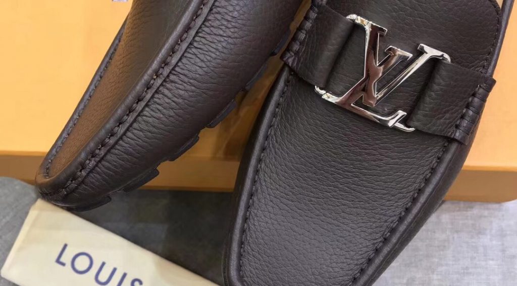 z1059381493893 cd42d78db4cb245bfbb5debe2147d228 1024x568 - Gi&agrave;y nam Louis Vuitton si&ecirc;u cấp VIP - GNLV0171