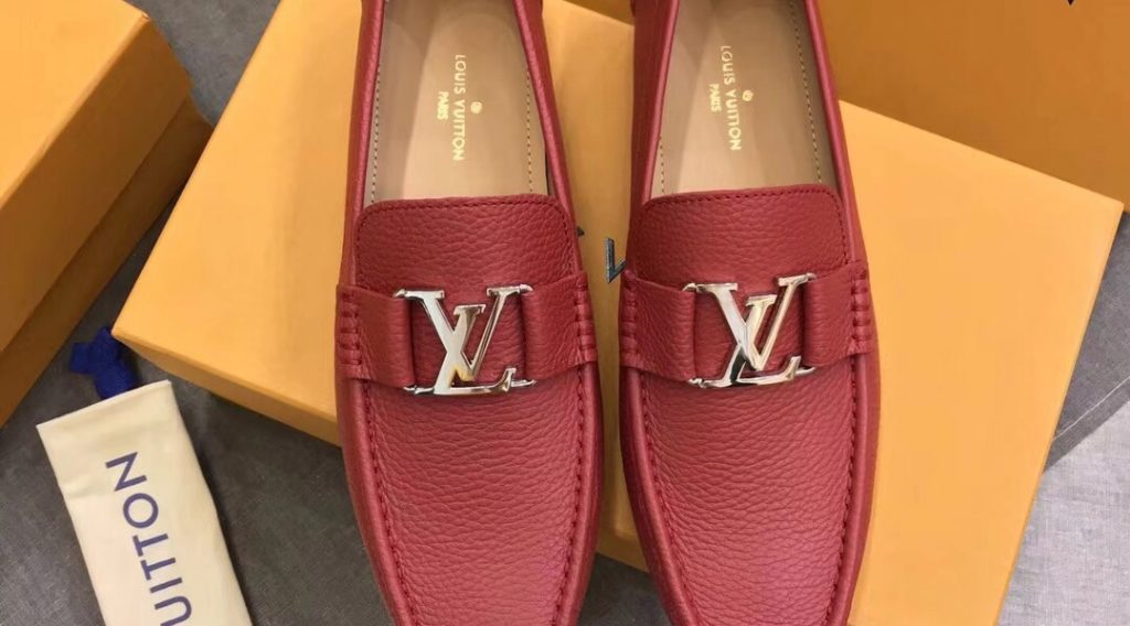 z1059381496278 b38c3bba4fee7854012cbca8ebe46278 1024x568 - Gi&agrave;y nam Louis Vuitton si&ecirc;u cấp VIP - GNLV0170