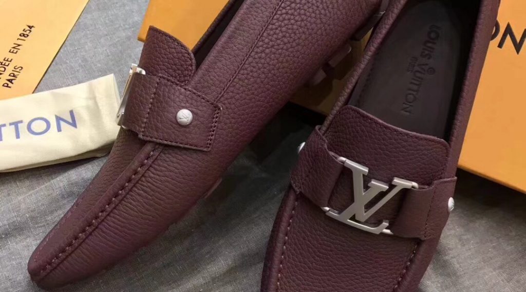 z1059381524746 b38ff1a2b37f26857e1df3d047282f8b 1024x568 - Gi&agrave;y nam Louis Vuitton si&ecirc;u cấp VIP - GNLV0169
