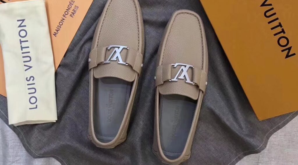 z1059381527835 61eb653508c12aa807930f830df7524d 1024x568 - Gi&agrave;y nam Louis Vuitton si&ecirc;u cấp VIP - GNLV0168