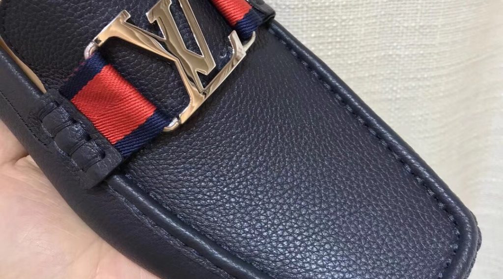 z1059382304958 aa744b97fa89d52e4c4e2aa4264b10ce 1024x568 - Gi&agrave;y nam Louis Vuitton si&ecirc;u cấp VIP - GNLV0167
