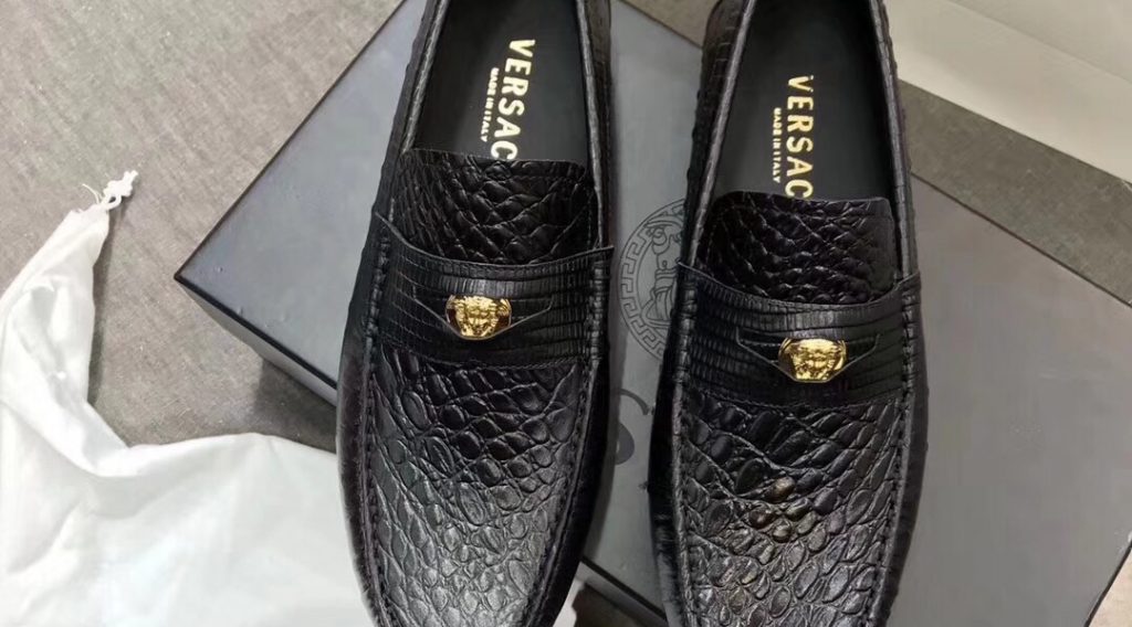 z1059382328573 b366272922db8af28fdc761451a2c2a1 1024x568 - Gi&agrave;y nam Versace si&ecirc;u cấp VIP - GNVS0017