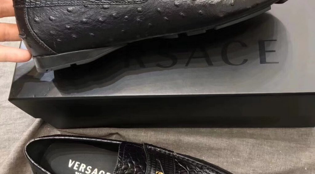 z1059382345755 30abf56942a9e41f49198d905ef9aa3e 1024x568 - Gi&agrave;y nam Versace si&ecirc;u cấp VIP - GNVS0017