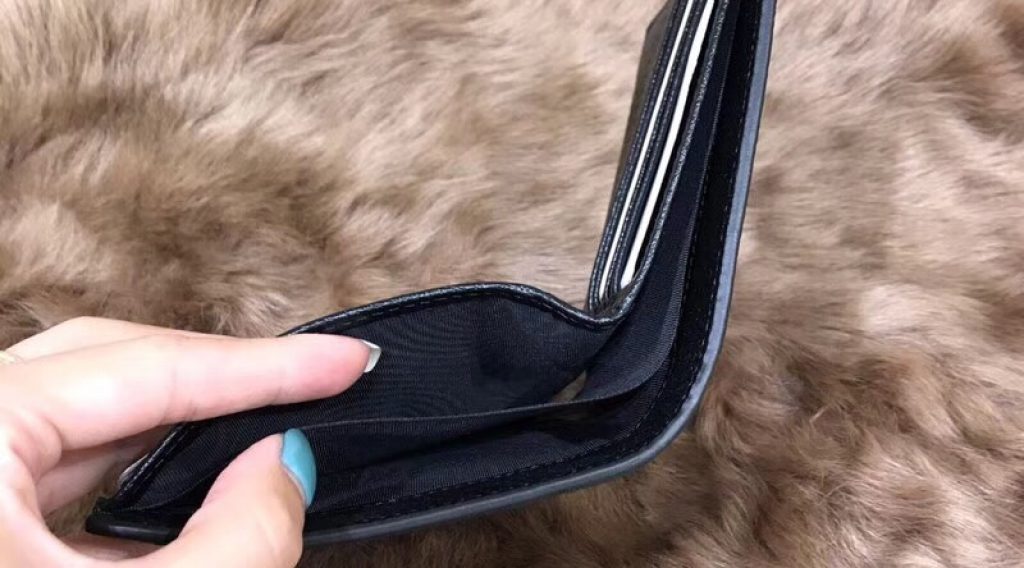 z1137046552758 9adfeb1e9769e01d6e528c55959bfb0f 1024x568 - V&iacute; nam Gucci si&ecirc;u cấp &ndash; VNGC0014