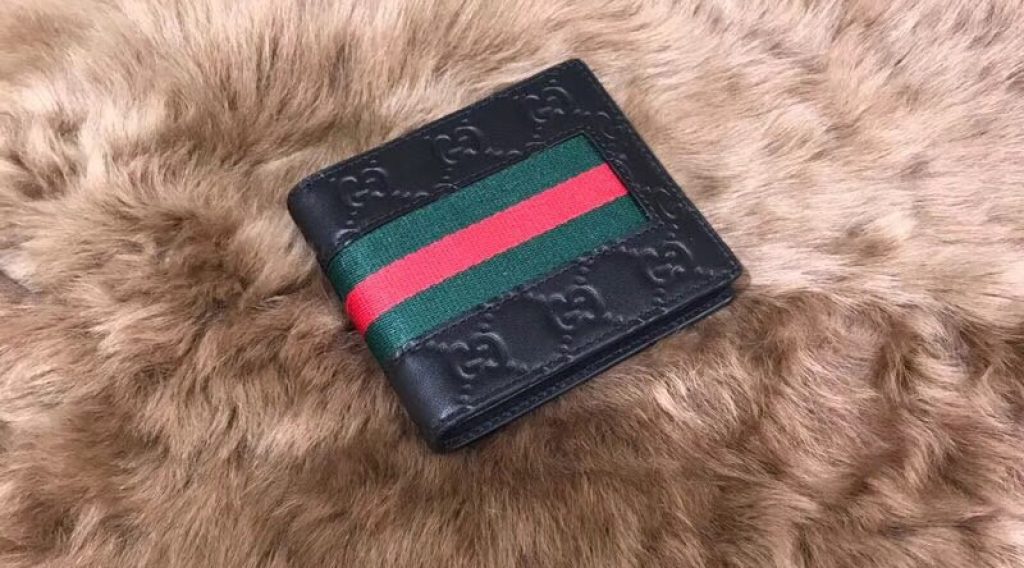 z1137046559156 91d50a3389a3fed927d6c3c103d42865 1024x568 - V&iacute; nam Gucci si&ecirc;u cấp &ndash; VNGC0014