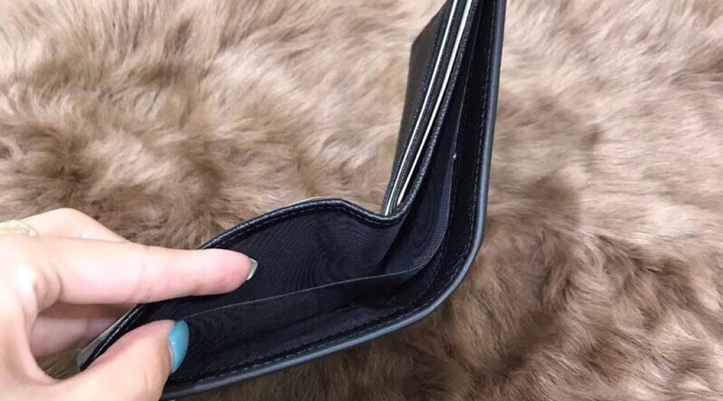 z1137046566181 0d194445d3fecdfeab109503c27f84b6 1024x568 - V&iacute; nam Gucci si&ecirc;u cấp &ndash; VNGC0013