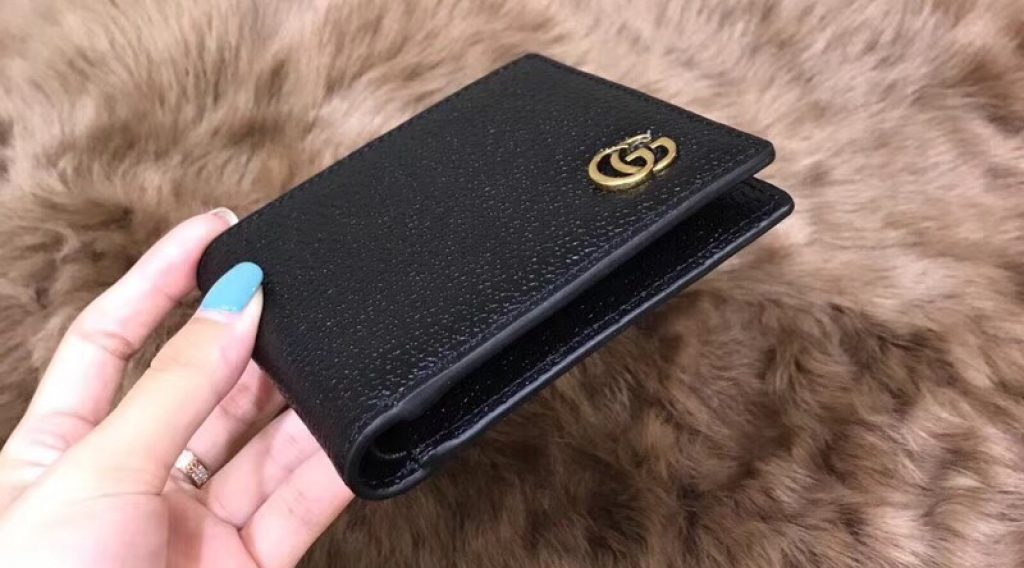 z1137046569396 a0ac66a4814f3bddd7ba2185bb951527 1024x568 - V&iacute; nam Gucci si&ecirc;u cấp &ndash; VNGC0012
