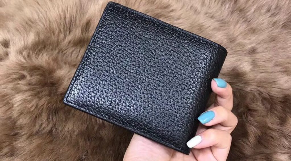 z1137046579559 2db429a4b891dc25c3a432c07e6a8870 1024x568 - V&iacute; nam Gucci si&ecirc;u cấp &ndash; VNGC0012