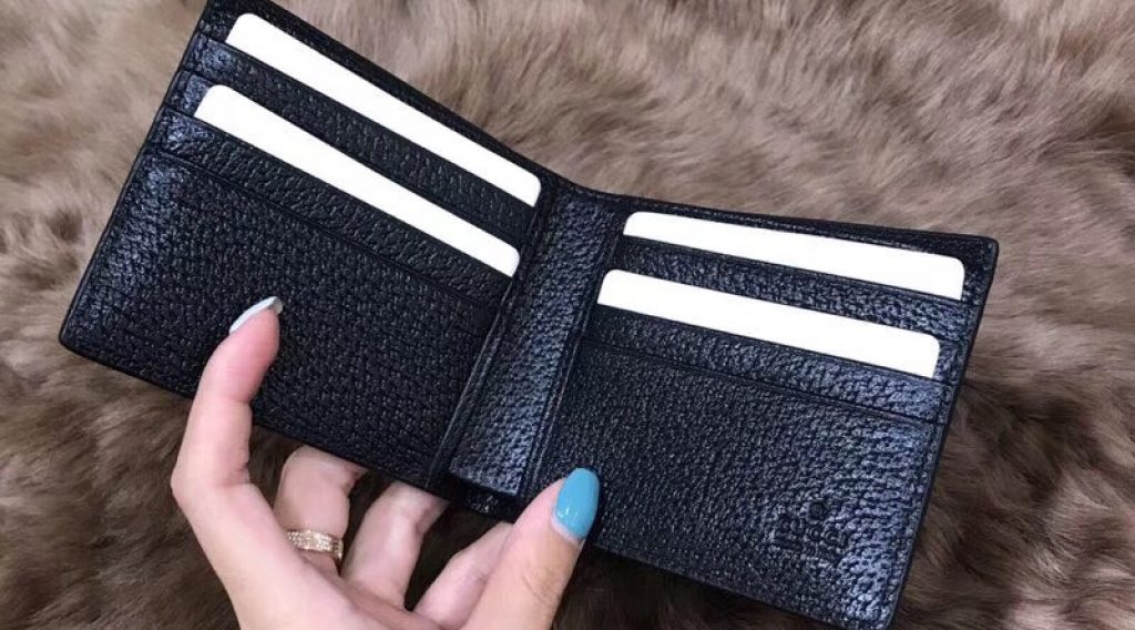 z1137046592104 481ea503b69b8bc959b581c6417cde1b 1024x568 - V&iacute; nam Gucci si&ecirc;u cấp &ndash; VNGC0012
