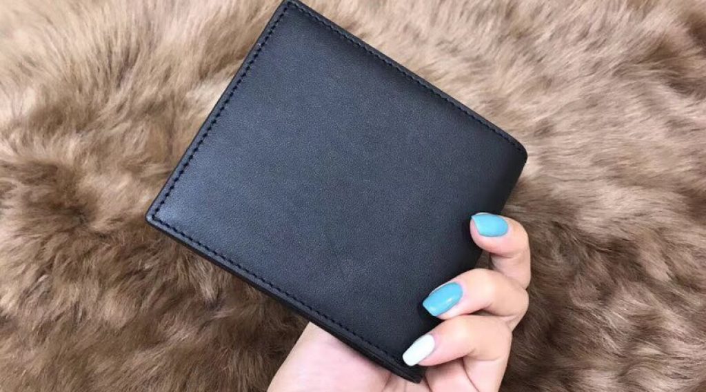z1137046599209 e848876552983bd27fcdd4048a7219e3 1024x568 - V&iacute; nam Gucci si&ecirc;u cấp &ndash; VNGC0011