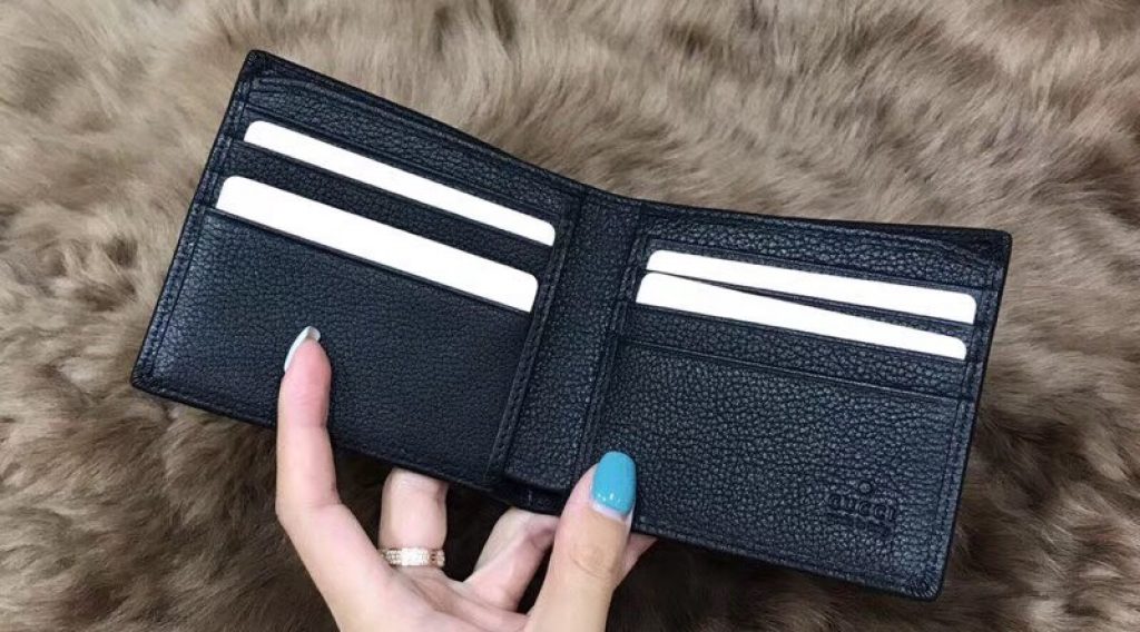 z1137047645585 5a867e75a916b2e582a311d3ae128e5b 1024x568 - V&iacute; nam Gucci si&ecirc;u cấp &ndash; VNGC0010