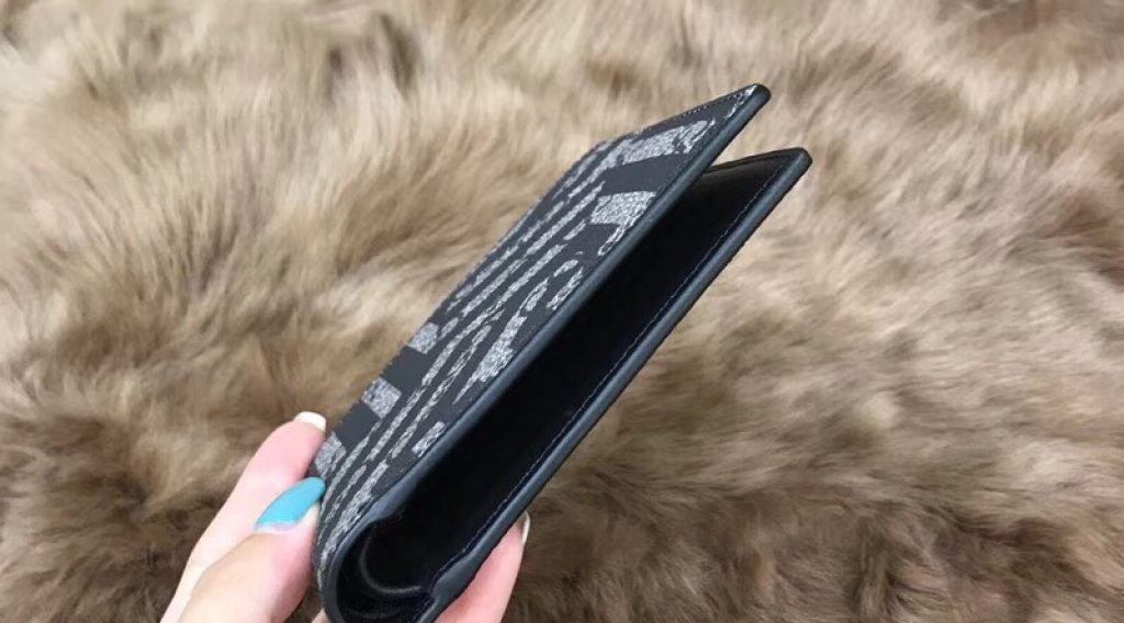 z1137047648235 64bb162e3a2f443300f0505c0e570002 1024x568 - V&iacute; nam Gucci si&ecirc;u cấp &ndash; VNGC0009