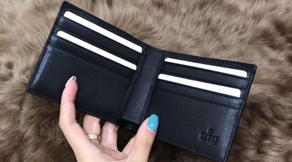 z1137047654562 0475139efe7cdb303799398288126c07 1024x568 - V&iacute; nam Gucci si&ecirc;u cấp &ndash; VNGC0009