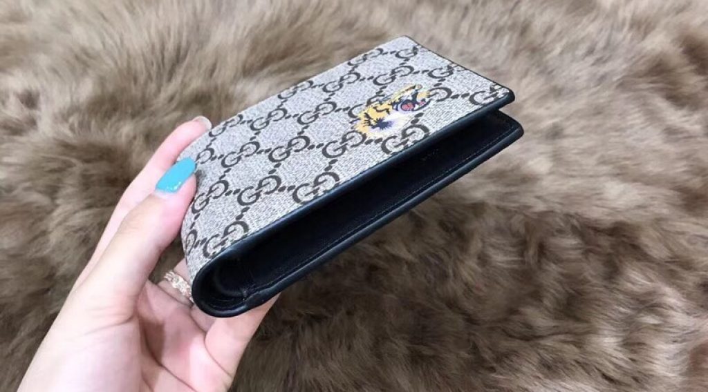 z1137047674442 5ea14074b83553939eaf19d22f7efd05 1024x568 - V&iacute; nam Gucci si&ecirc;u cấp &ndash; VNGC0007