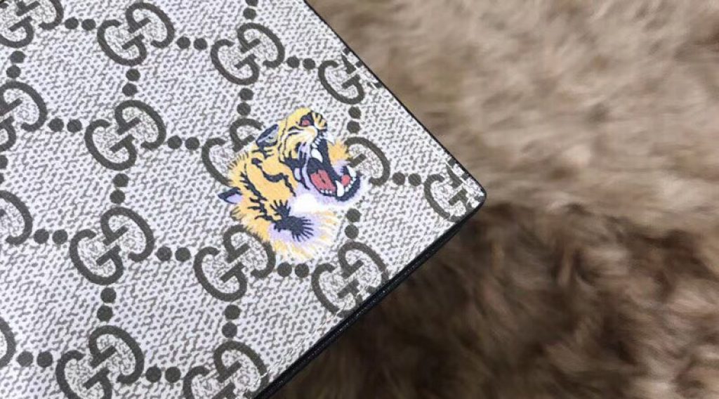 z1137047678179 088d273f5b0792d7407a1654a69fdaaf 1024x568 - V&iacute; nam Gucci si&ecirc;u cấp &ndash; VNGC0007