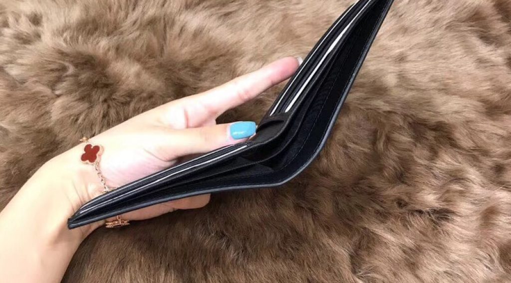z1137048558930 6951934aed119ba66c1e954699c638b5 1024x568 - V&iacute; nam Gucci si&ecirc;u cấp &ndash; VNGC0002