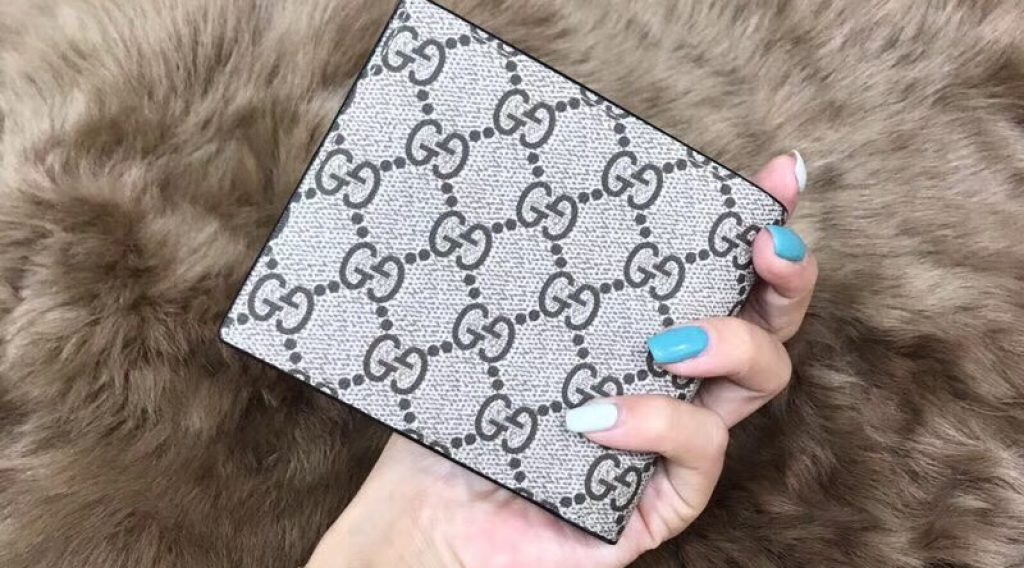 z1137048560701 c37035ab89876f046184287fba3abdd0 1024x568 - V&iacute; nam Gucci si&ecirc;u cấp &ndash; VNGC0004