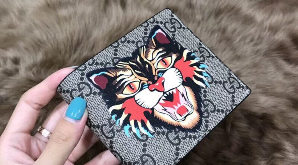 z1137048579893 8c9acca3538b9d9c2bd34047998223f1 1024x568 - V&iacute; nam Gucci si&ecirc;u cấp - VNGC0001