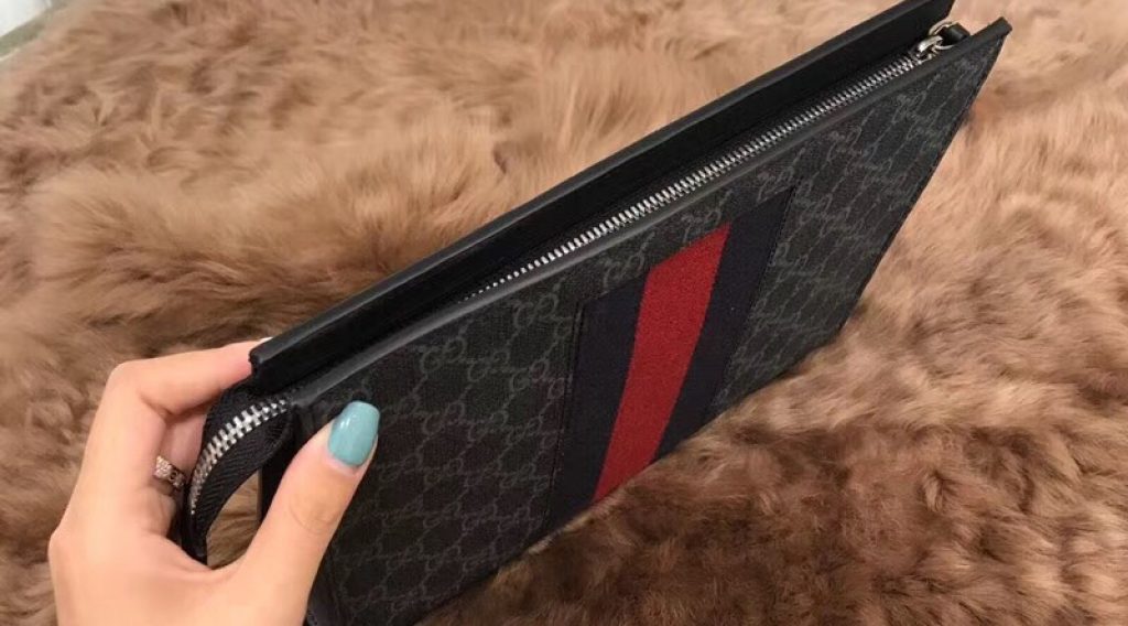 z1137048589889 7c368c206bbe1917e19ab37f01f44284 1024x568 - V&iacute; nam Gucci si&ecirc;u cấp &ndash; VNGC0003