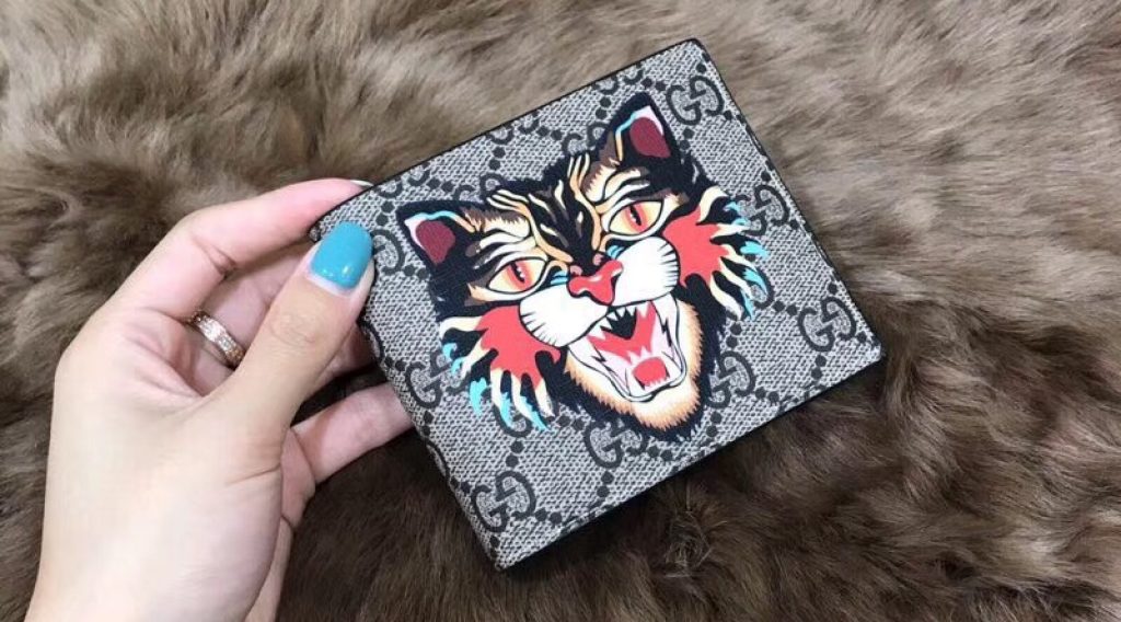 z1137048593473 be8bce39556979fd3068eac466383a91 1024x568 - V&iacute; nam Gucci si&ecirc;u cấp - VNGC0001