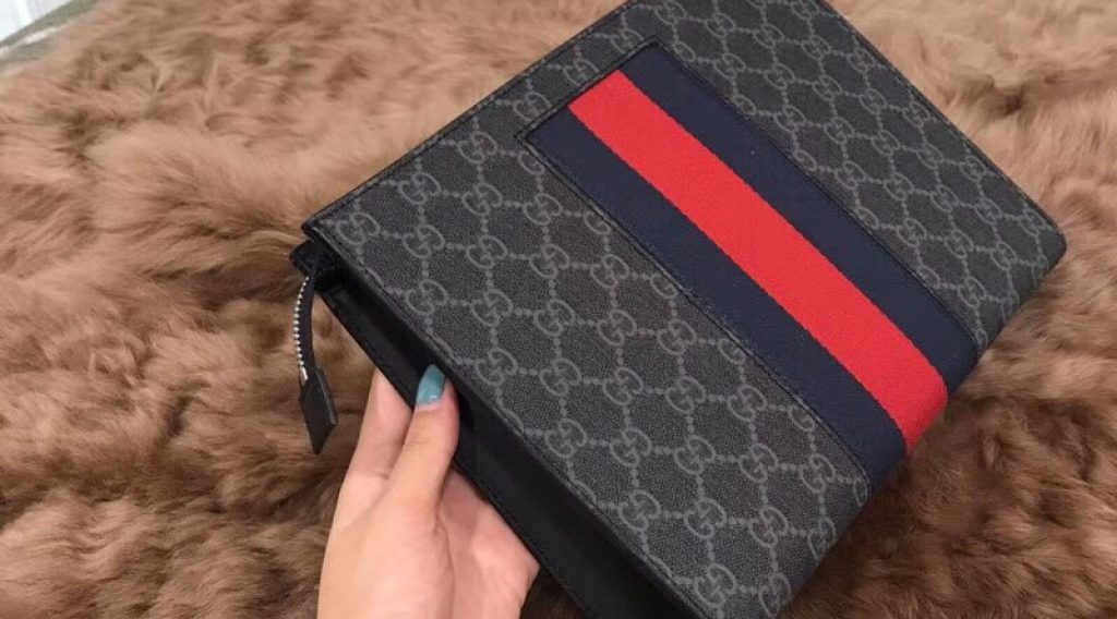z1137048593945 7f7f2c7941ee3d551411ed7ec1851f1e 1024x568 - V&iacute; nam Gucci si&ecirc;u cấp &ndash; VNGC0003