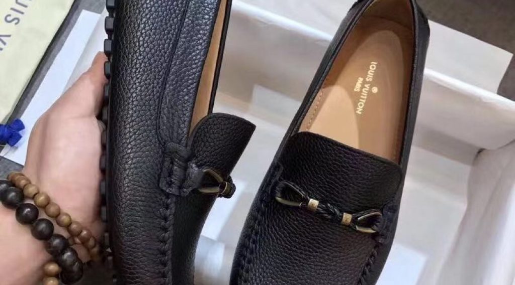 c3941325903a73642a2b 1024x568 - Tổng hợp những mẫu gi&agrave;y nam Louis Vuitton được y&ecirc;u th&iacute;ch nhất.