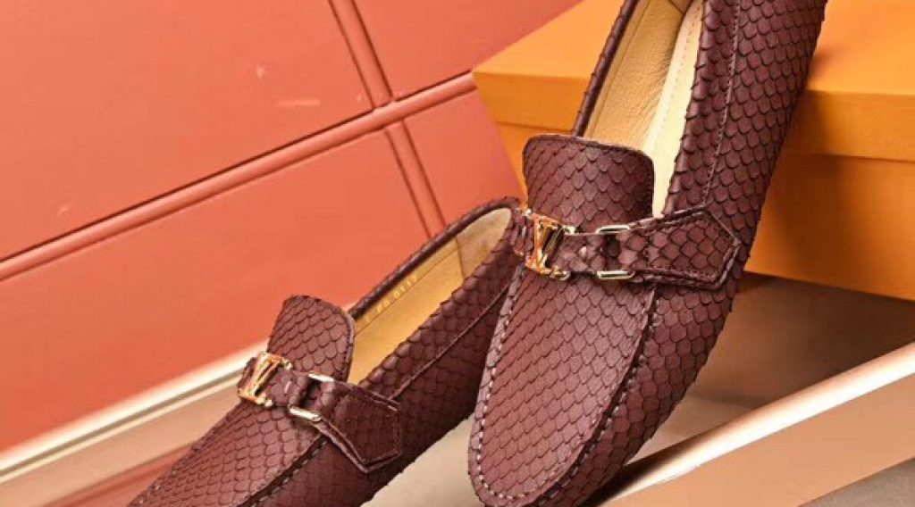 z1187014508072 eade514f9895f62055d3c691aa9b57cc 1024x568 - Gi&agrave;y nam Louis Vuitton si&ecirc;u cấp VIP &ndash; GNLV0209