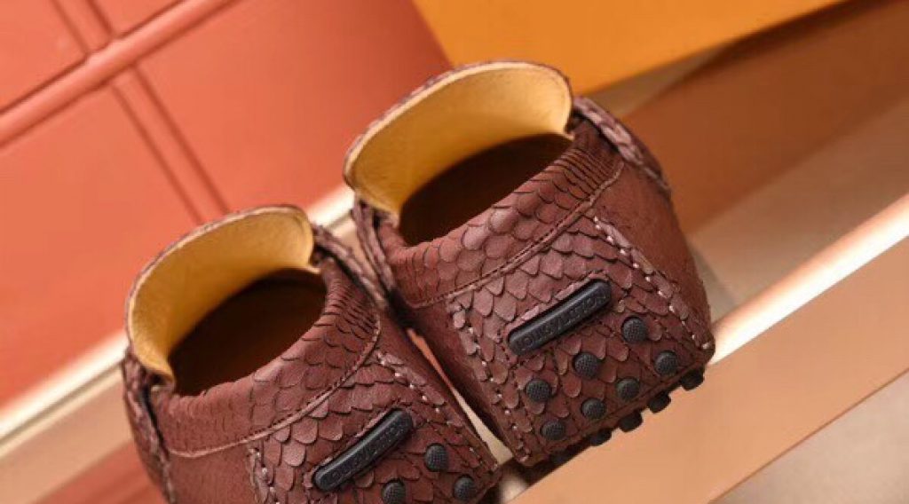 z1187014512287 1605e350c9fa704aed8e1e7780e9b177 1024x568 - Gi&agrave;y nam Louis Vuitton si&ecirc;u cấp VIP &ndash; GNLV0209