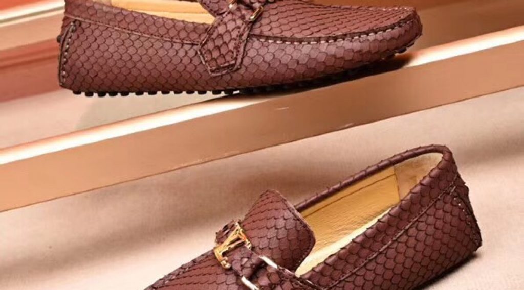 z1187014514386 967429611654dae02233dcfcdd0a3fc9 1024x568 - Gi&agrave;y nam Louis Vuitton si&ecirc;u cấp VIP &ndash; GNLV0209