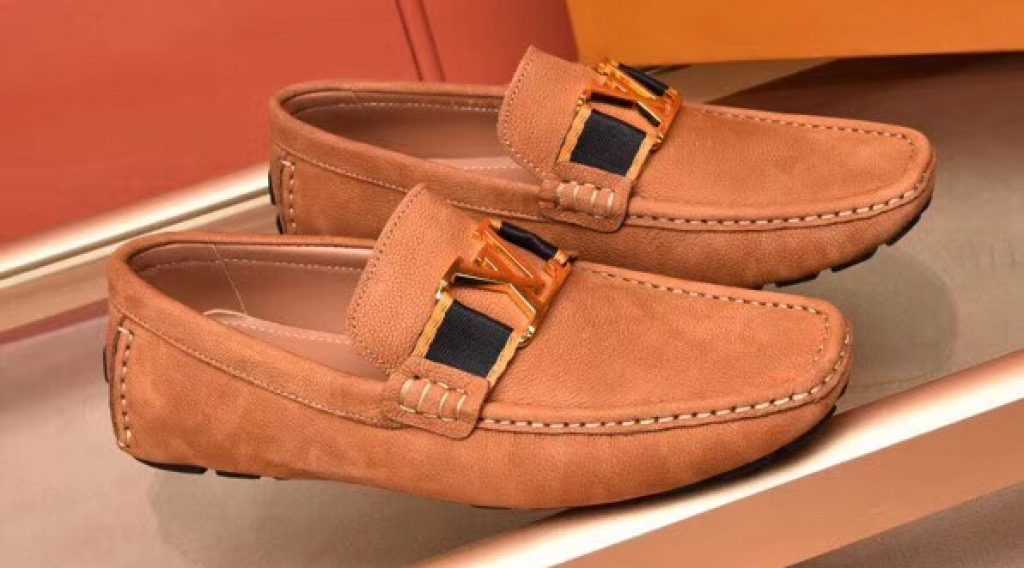 z1187019692534 49bb96e2f72c8fd1afc69ba60065c2bd 1024x568 - Gi&agrave;y nam Louis Vuitton si&ecirc;u cấp VIP &ndash; GNLV0207