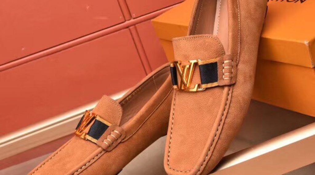 z1187019700113 e02b174349e6a972e643bfdf98456410 1 1024x568 - Gi&agrave;y nam Louis Vuitton si&ecirc;u cấp VIP &ndash; GNLV0207