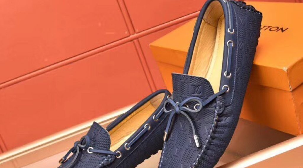 z1187019704684 4a4965e406ff143f028b7e5367e9fc4b 1024x568 - Gi&agrave;y nam Louis Vuitton si&ecirc;u cấp VIP &ndash; GNLV0206