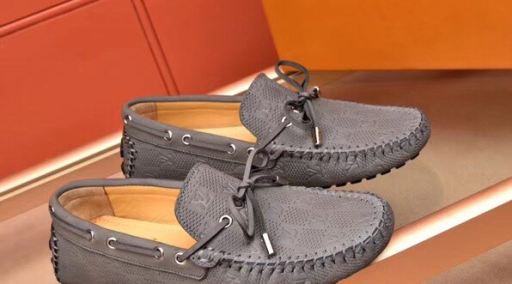 z1187019708244 35b983b9f97738af5c1686af763b1423 1024x568 - Gi&agrave;y nam Louis Vuitton si&ecirc;u cấp VIP &ndash; GNLV0205
