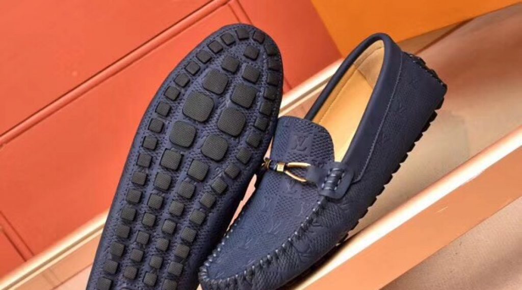 z1187019713211 bc30ff796e630f83dea442183be1c76a 1024x568 - Gi&agrave;y nam Louis Vuitton si&ecirc;u cấp VIP &ndash; GNLV0204
