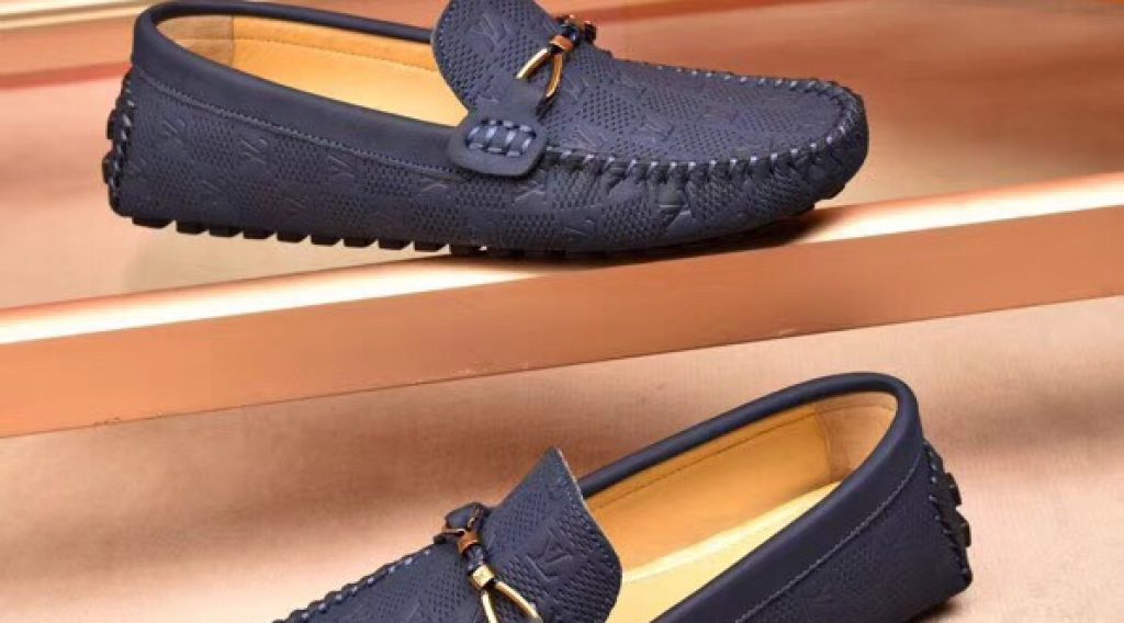 z1187019714143 d5594c1f022a6c5d7315f8aba09ababf 1024x568 - Gi&agrave;y nam Louis Vuitton si&ecirc;u cấp VIP &ndash; GNLV0204