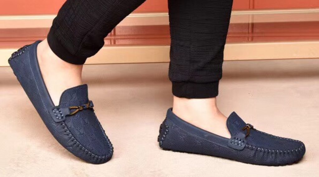 z1187019714232 7e165ba2bd6e7101da6a1493c00dd5f7 1024x568 - Gi&agrave;y nam Louis Vuitton si&ecirc;u cấp VIP &ndash; GNLV0204