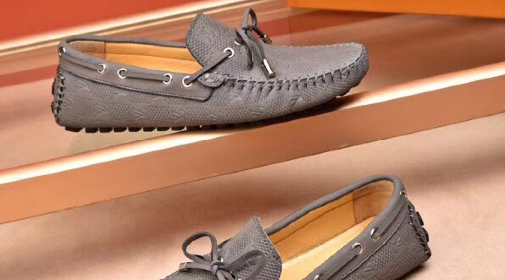 z1187019715620 e286b8135d4d7dc9cb10715ca3351ef1 1024x568 - Gi&agrave;y nam Louis Vuitton si&ecirc;u cấp VIP &ndash; GNLV0205