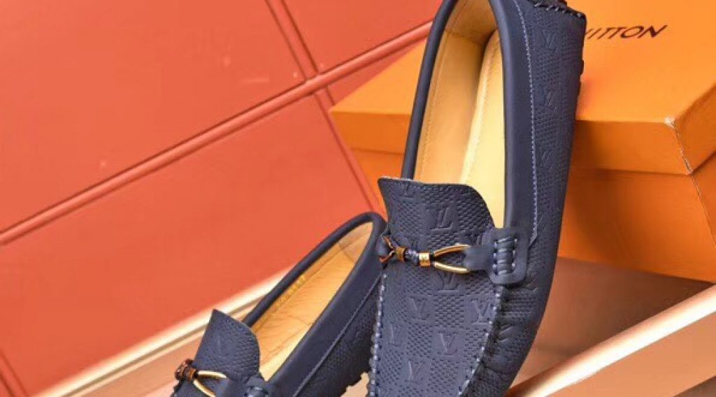 z1187019721495 10eb7e8ccd196f4ef26b38f11d862f0d 1024x568 - Gi&agrave;y nam Louis Vuitton si&ecirc;u cấp VIP &ndash; GNLV0204