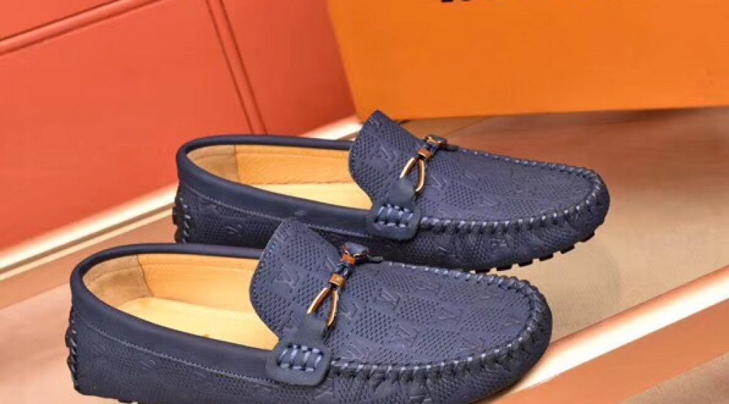 z1187019721501 b8f786561f1d1115d949072a5ff2da2d 1024x568 - Gi&agrave;y nam Louis Vuitton si&ecirc;u cấp VIP &ndash; GNLV0204