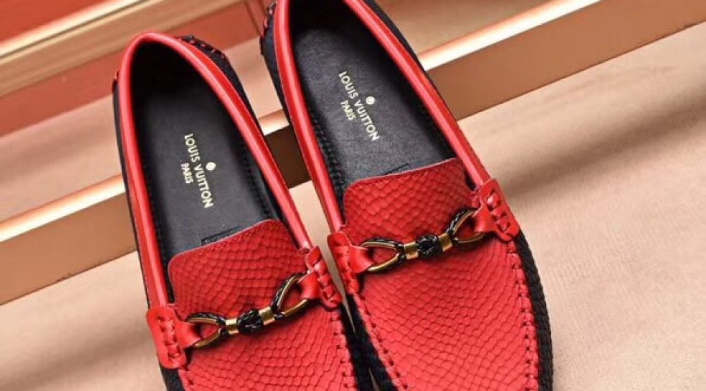 z1187021225293 462cb942def9c97a191348e97181830e 1024x568 - Gi&agrave;y nam Louis Vuitton si&ecirc;u cấp VIP &ndash; GNLV0203