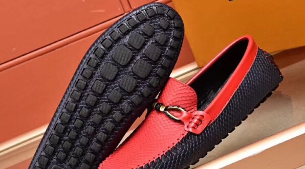 z1187021228234 801d9fda24993bc96c91613553f32432 1024x568 - Gi&agrave;y nam Louis Vuitton si&ecirc;u cấp VIP &ndash; GNLV0203