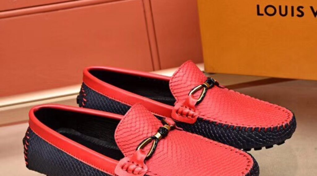 z1187021230446 955009afcf7059069076c4a53a02ceb7 1024x568 - Gi&agrave;y nam Louis Vuitton si&ecirc;u cấp VIP &ndash; GNLV0203