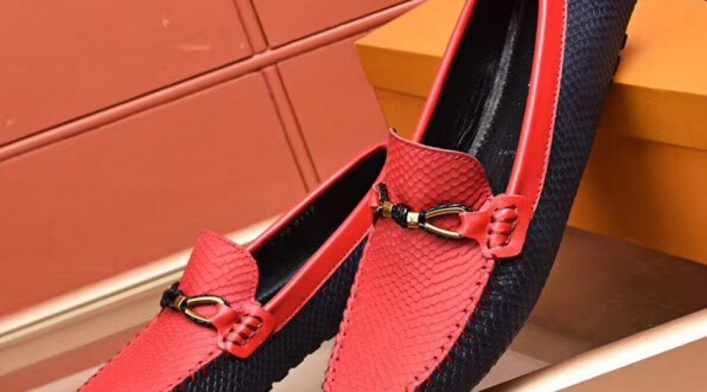 z1187021230954 f8f9119ae04fbcf86b8525f2e7e47635 1024x568 - Gi&agrave;y nam Louis Vuitton si&ecirc;u cấp VIP &ndash; GNLV0203