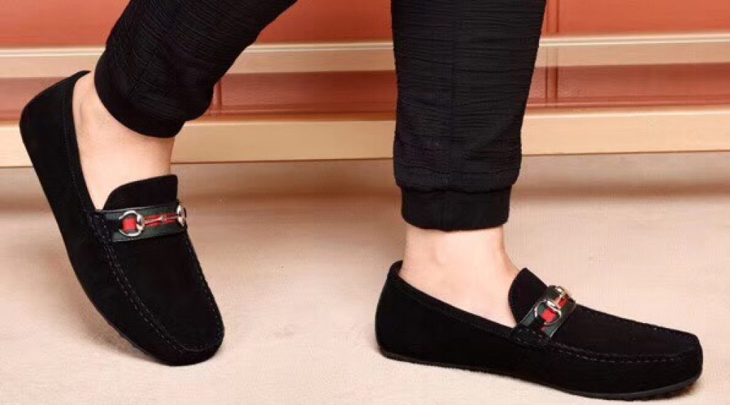 z1187021232415 6a4e6f8501ea80a6f27a564442c21047 1024x568 - Gi&agrave;y Nam Gucci Si&ecirc;u Cấp &ndash; GNGC0062