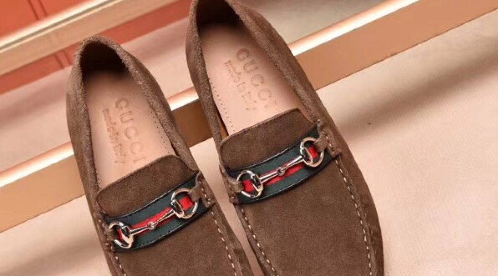 z1187021238775 ce2d6320ad702ed3898bdfc0d26fb2e8 1024x568 - Gi&agrave;y Nam Gucci Si&ecirc;u Cấp &ndash; GNGC0060