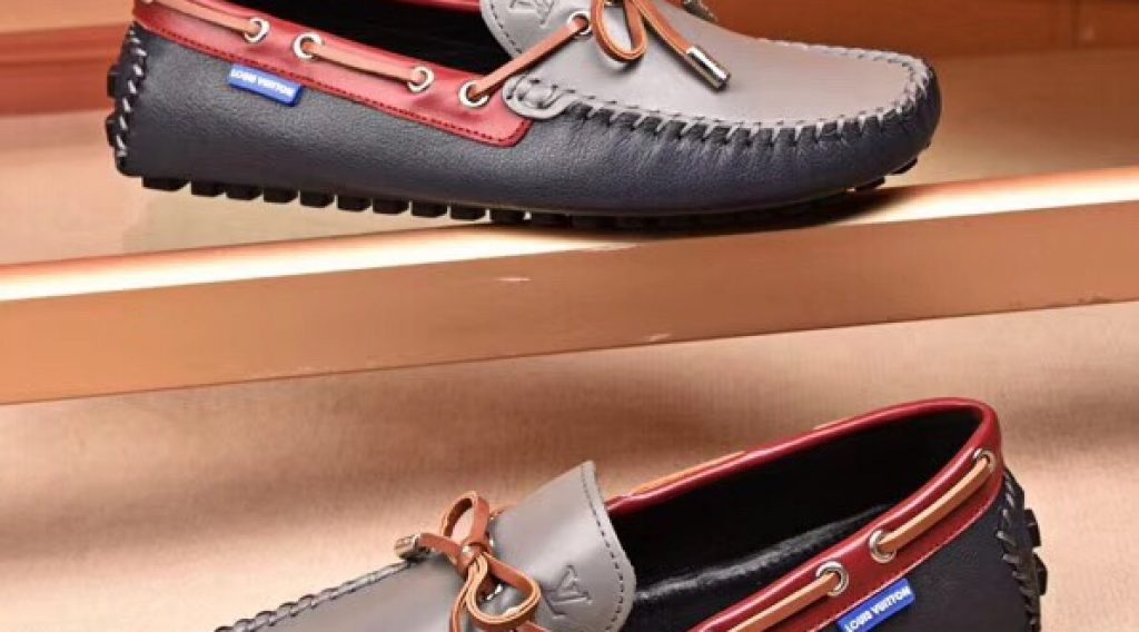 z1187021240854 948b9bd53fc49b460e4477696ad0ff03 1024x568 - Gi&agrave;y nam Louis Vuitton si&ecirc;u cấp VIP &ndash; GNLV0202