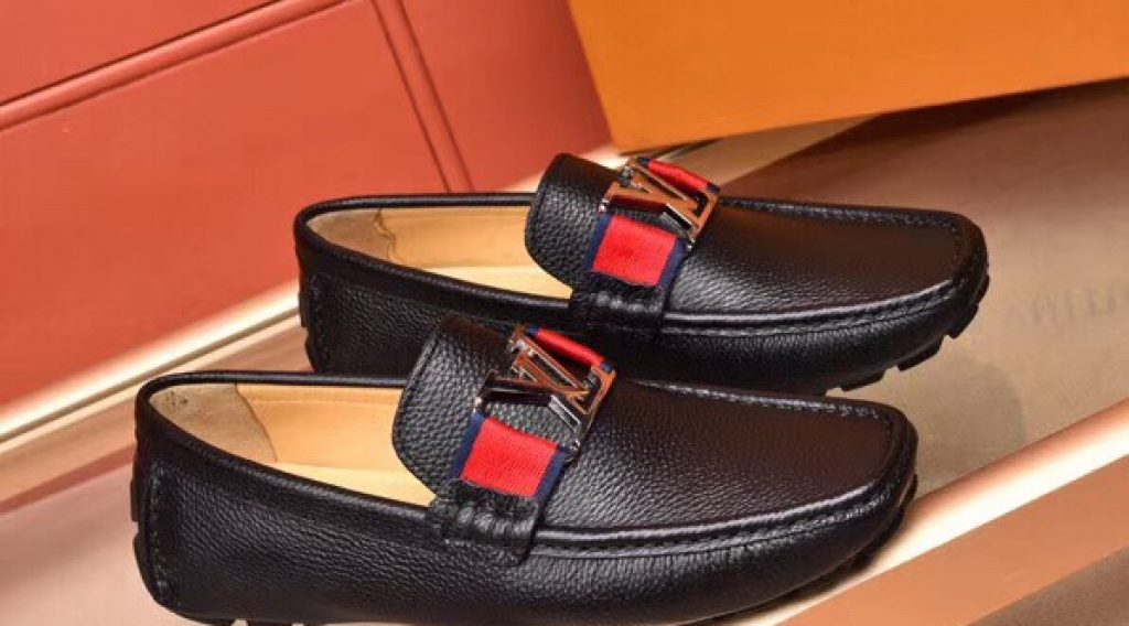 z1187023271036 472970f8318e207ac32f343669ab685c 1024x568 - Gi&agrave;y nam Louis Vuitton si&ecirc;u cấp VIP &ndash; GNLV0200