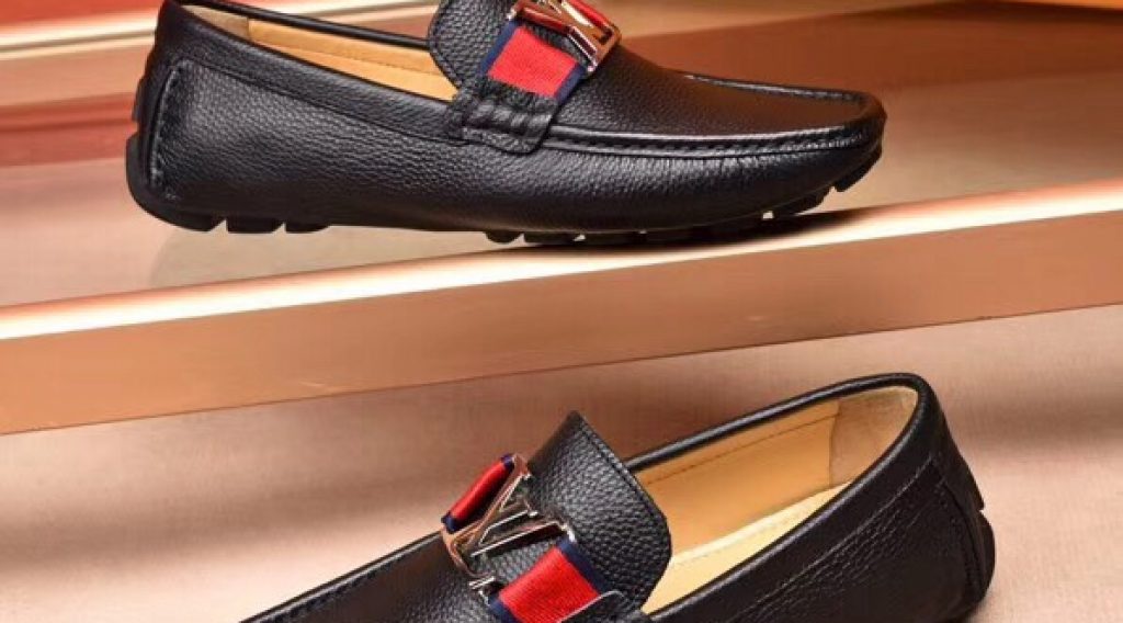 z1187023272618 8dd1539bcae9cc6af87ef670e935fe14 1024x568 - Gi&agrave;y nam Louis Vuitton si&ecirc;u cấp VIP &ndash; GNLV0200