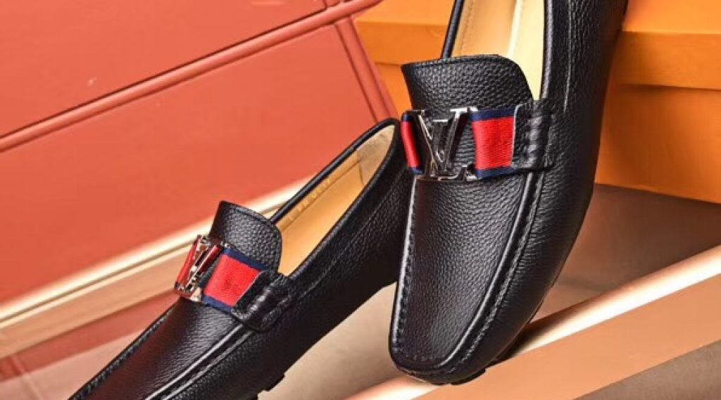 z1187023274346 b0a6d9694b5310e288a6d809c4ce8f8d 1024x568 - Gi&agrave;y nam Louis Vuitton si&ecirc;u cấp VIP &ndash; GNLV0200