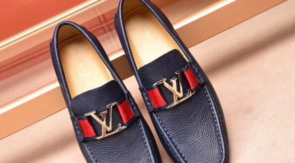 z1187023274673 93e742022a8804e0355d272c81f5e407 1024x568 - Gi&agrave;y nam Louis Vuitton si&ecirc;u cấp VIP &ndash; GNLV0199